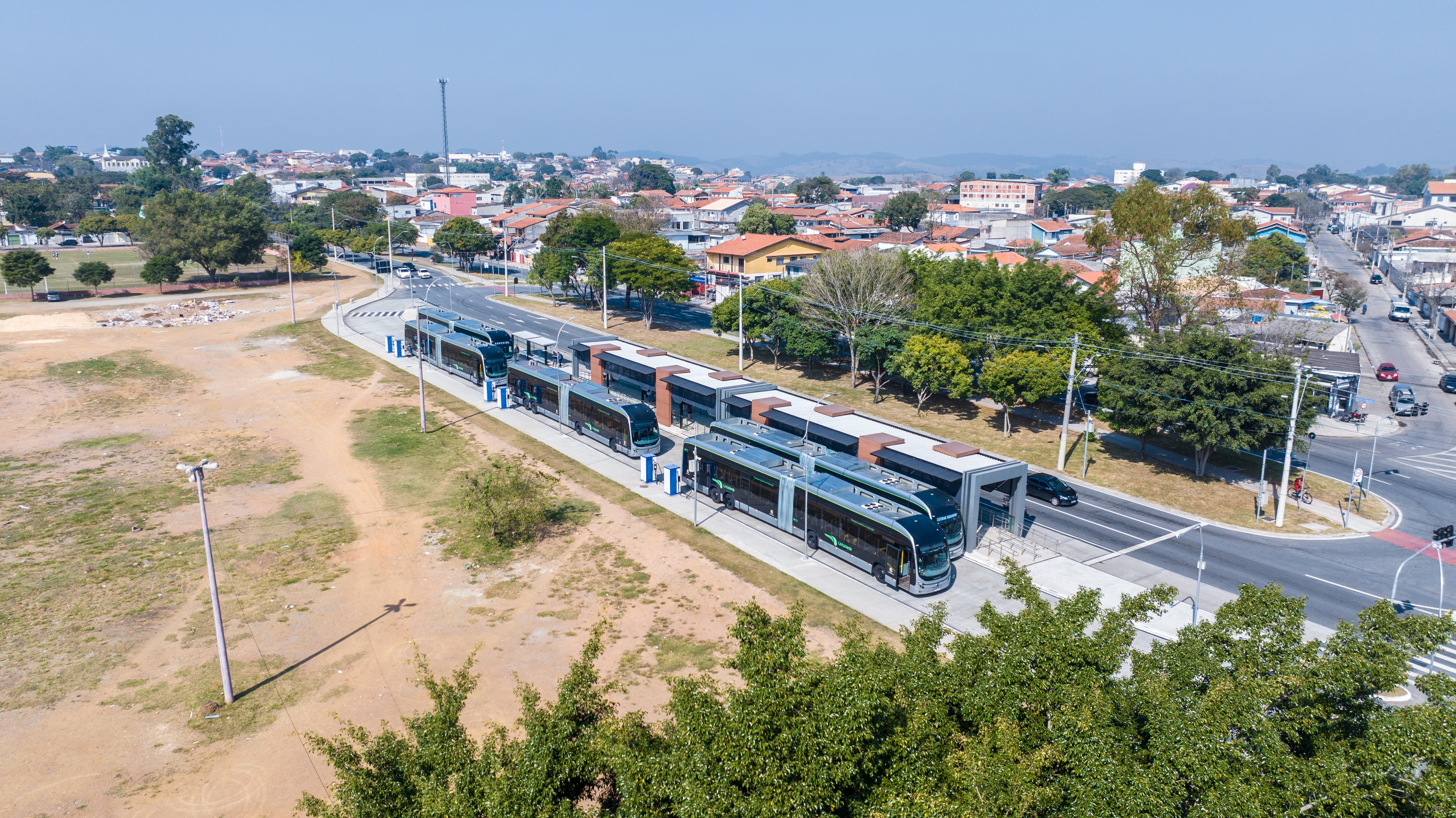 (国际)巴西航天城公交"绿线"上的中国电动大巴