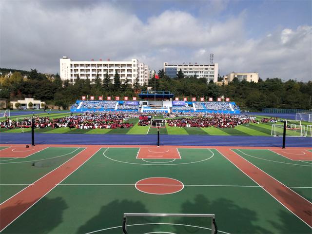 富源县第六中学冬季田径运动会拉开战幕