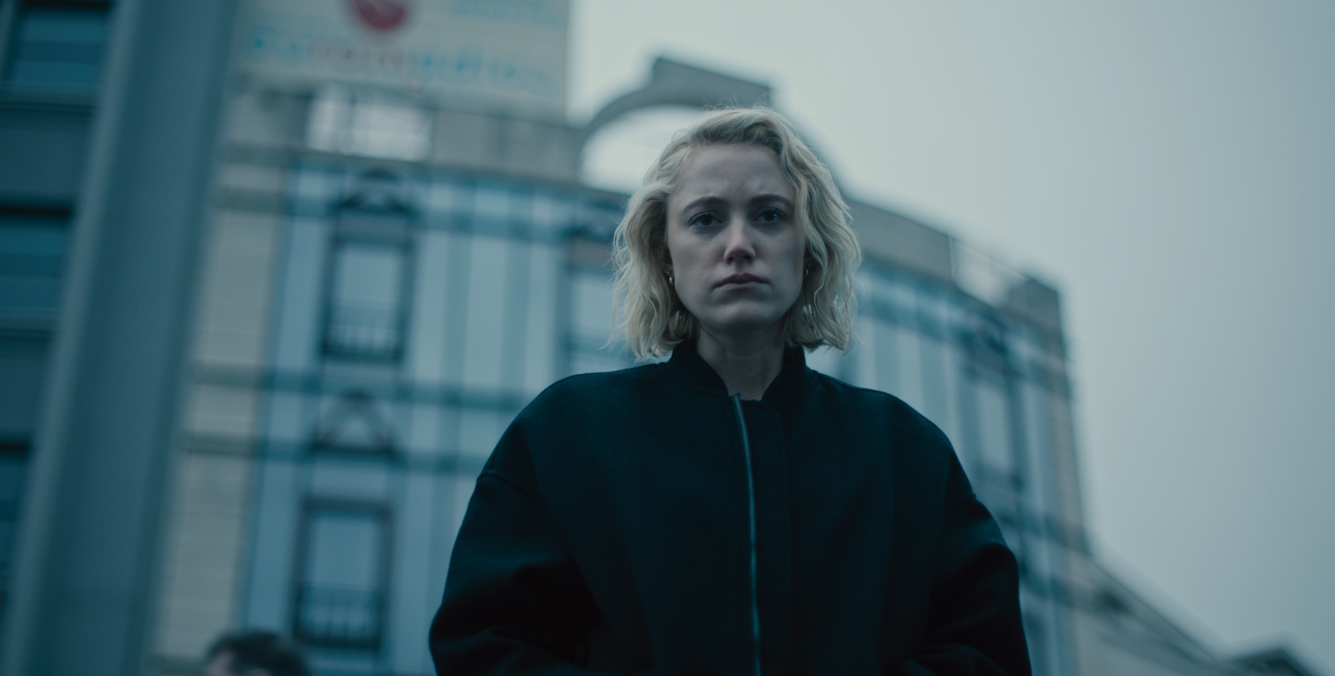 美国电影《监视者》豆瓣评分6.9,2022年圣丹斯电影节经典作品