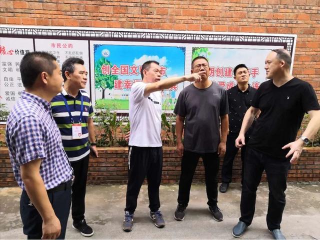 宜宾市叙州区委常委,区纪委书记,区监委主任李元虎暗访督查创文工作