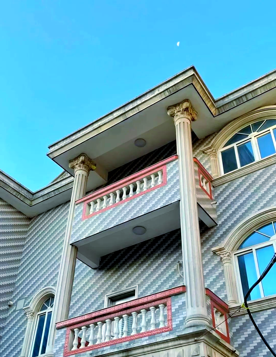 罗马柱在建筑中的稳稳发展与应用