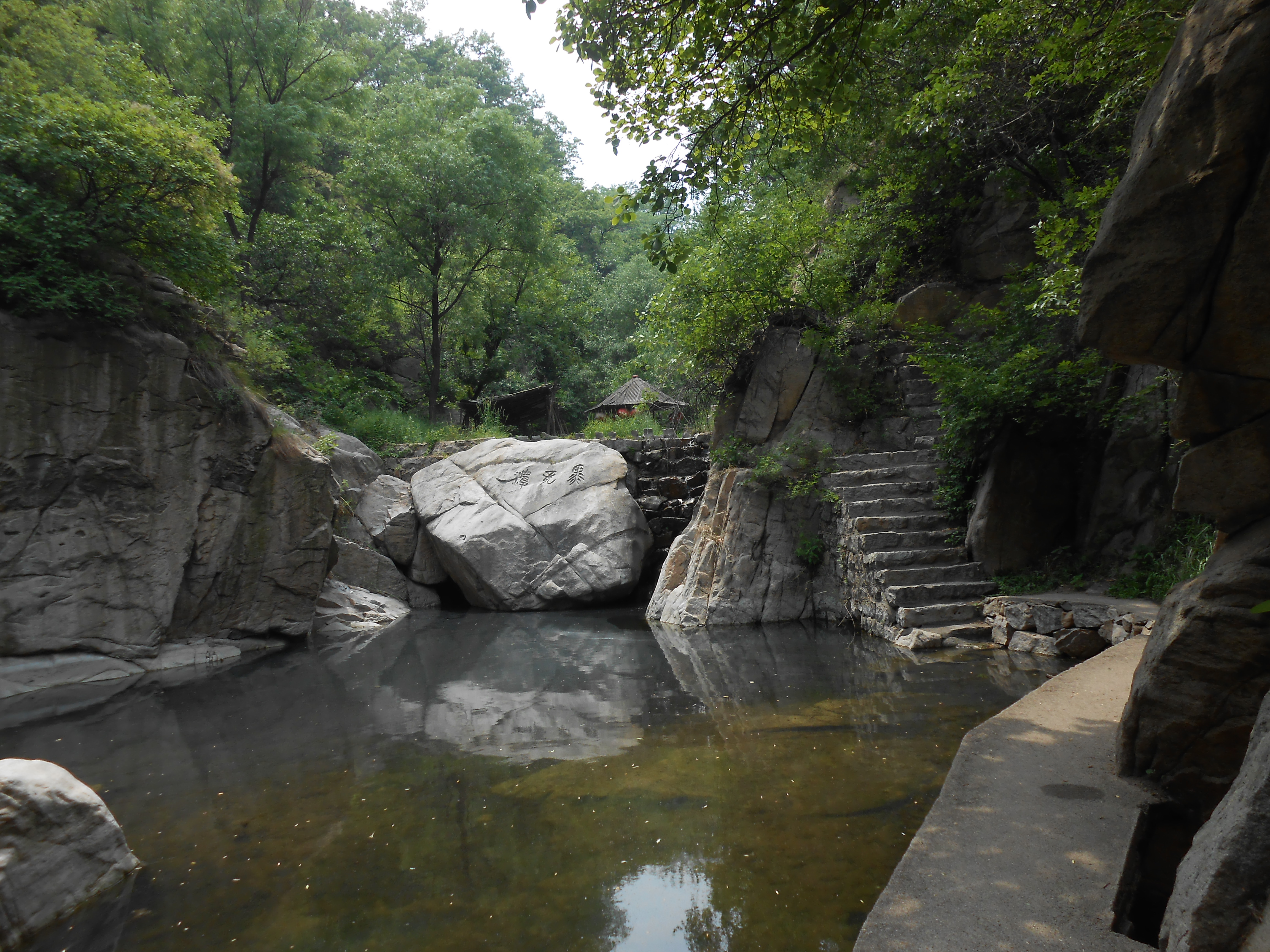 山东淄博的淋漓湖王母池景区一日游