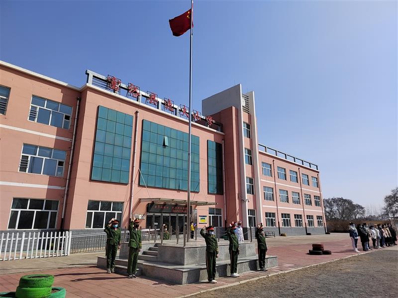 富裕县逸夫小学举行"世界地球日"主题升旗仪式