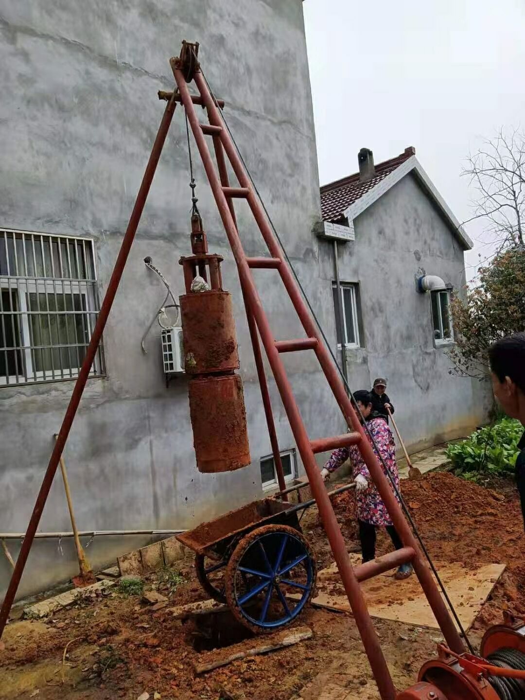 三脚架地基打桩机节能成孔动力应用选择标准