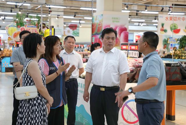 徐迪仁带队督查食品安全工作
