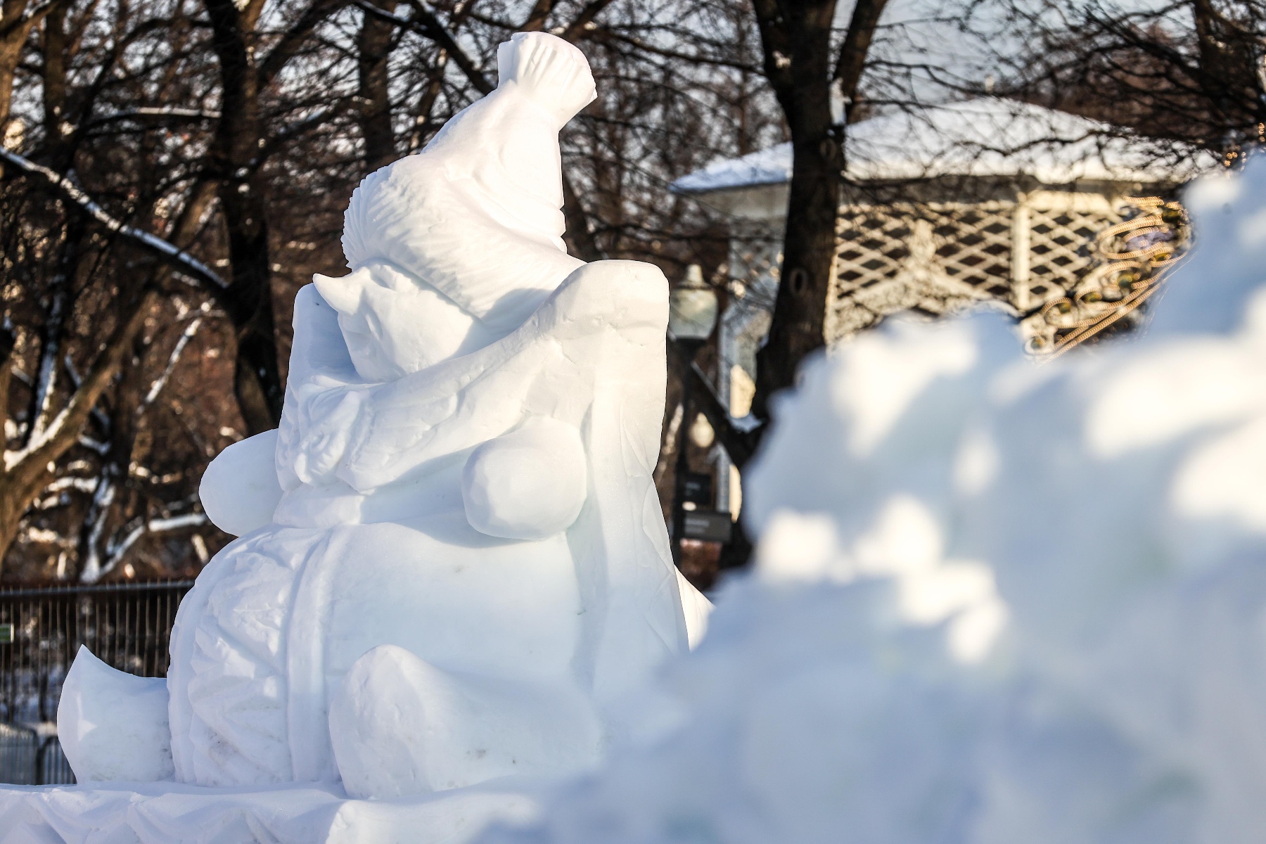 莫斯科举行国际冰雪艺术节 冰雕造型栩栩如生