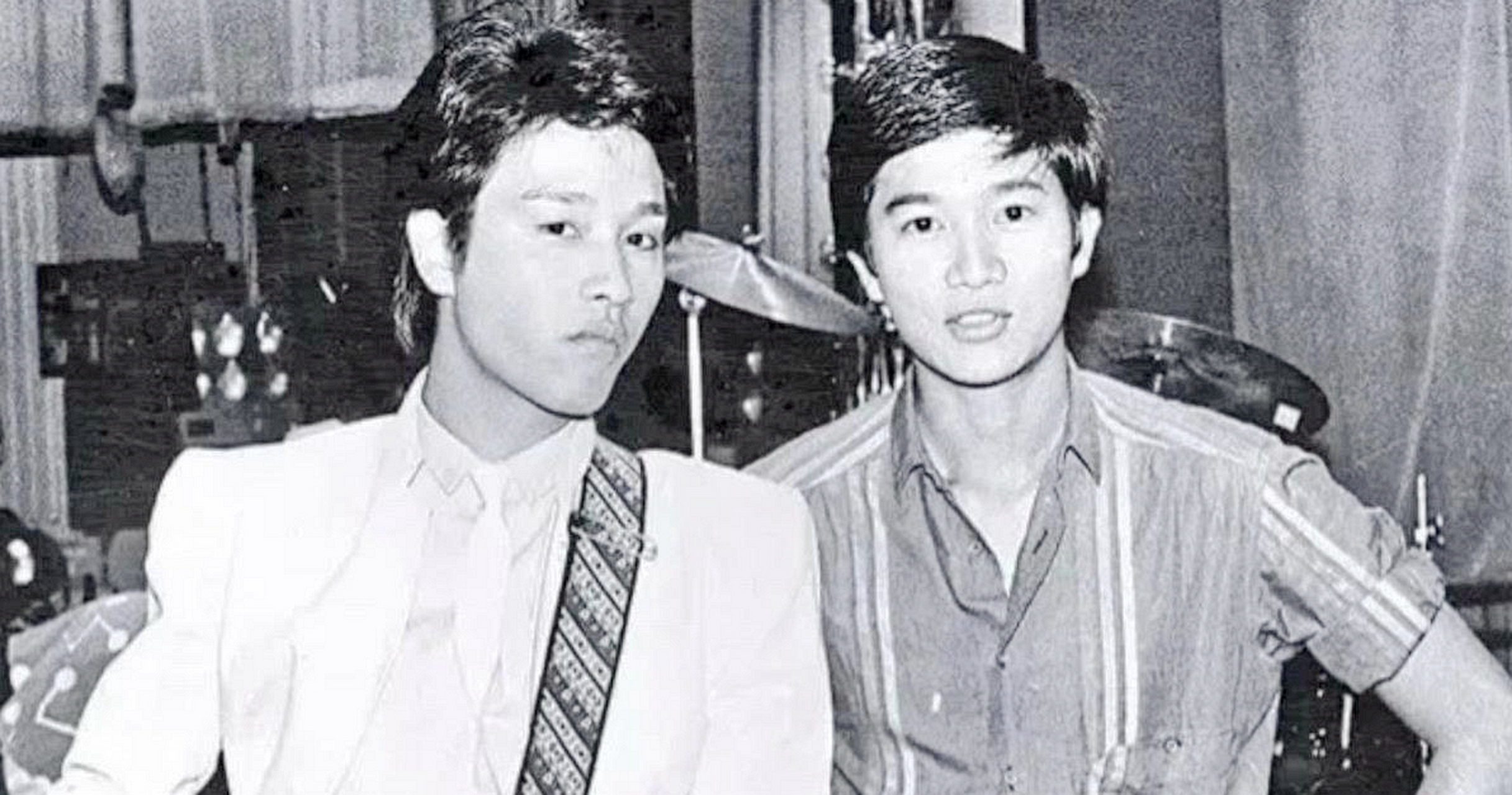 1979年,张国荣与陈百强同框!