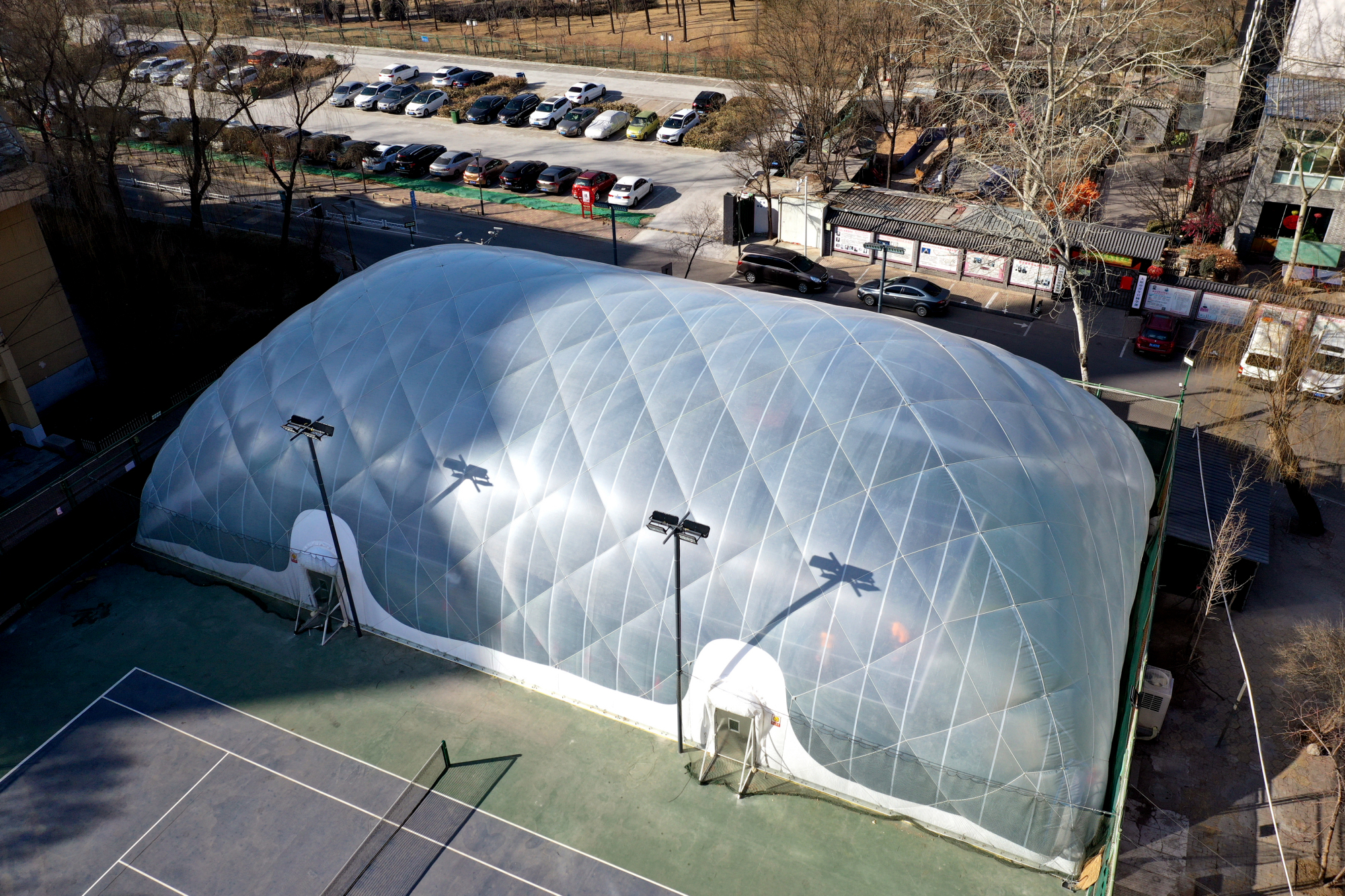 即将开放!国内首座全透明气膜体育馆在太原亮相