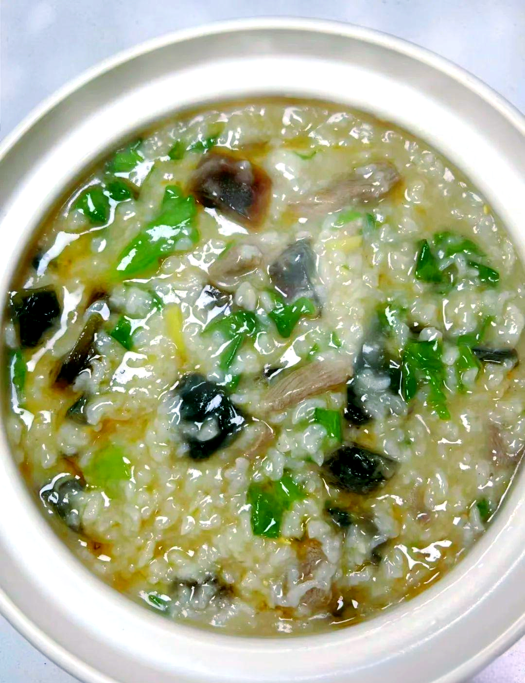 皮蛋瘦肉粥制作全攻略:从选材到烹饪,让你轻松掌握美食秘籍