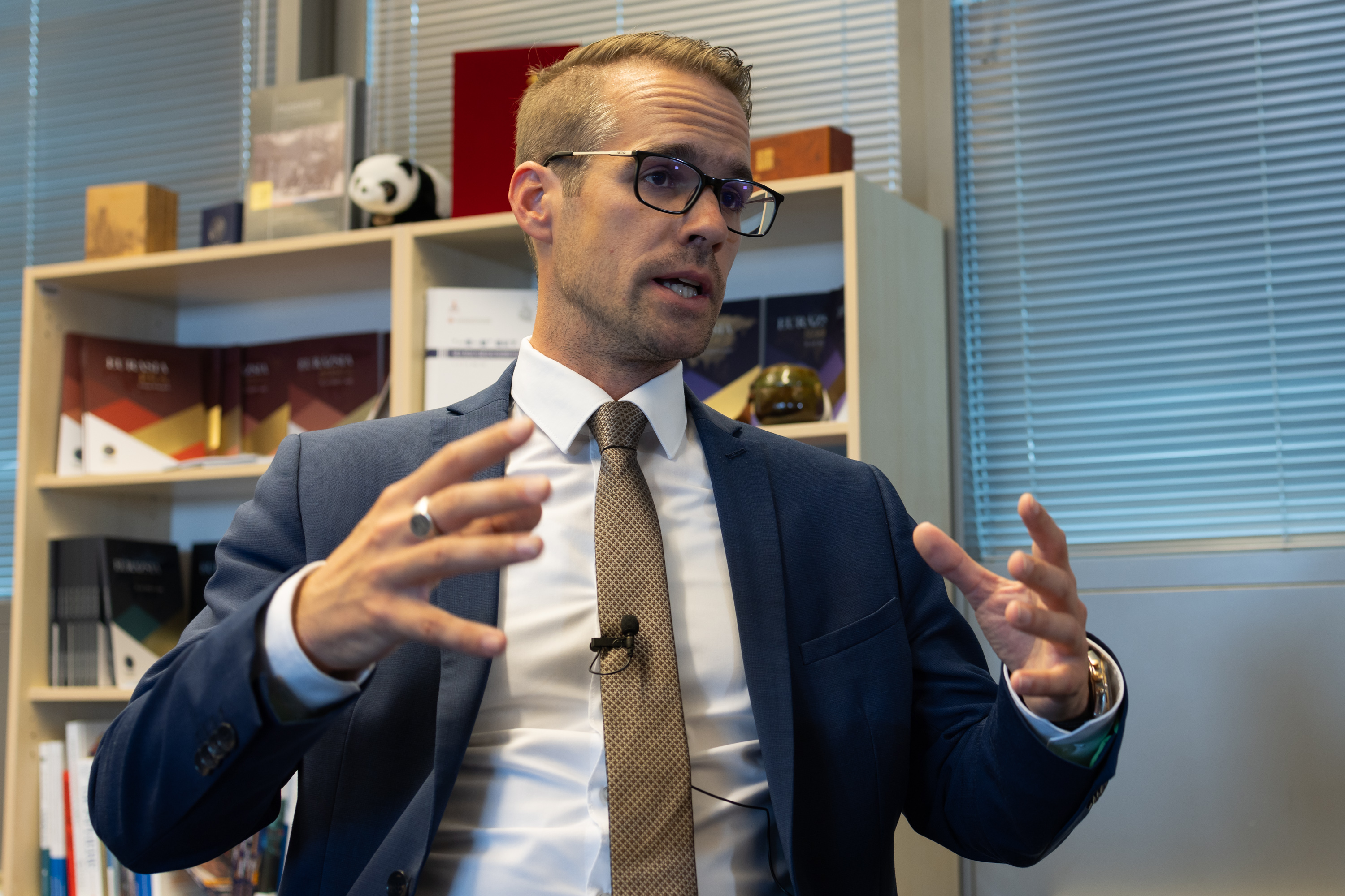 匈牙利专家霍尔瓦特:共建"一带一路"合作经过十年发展 成就令人瞩目