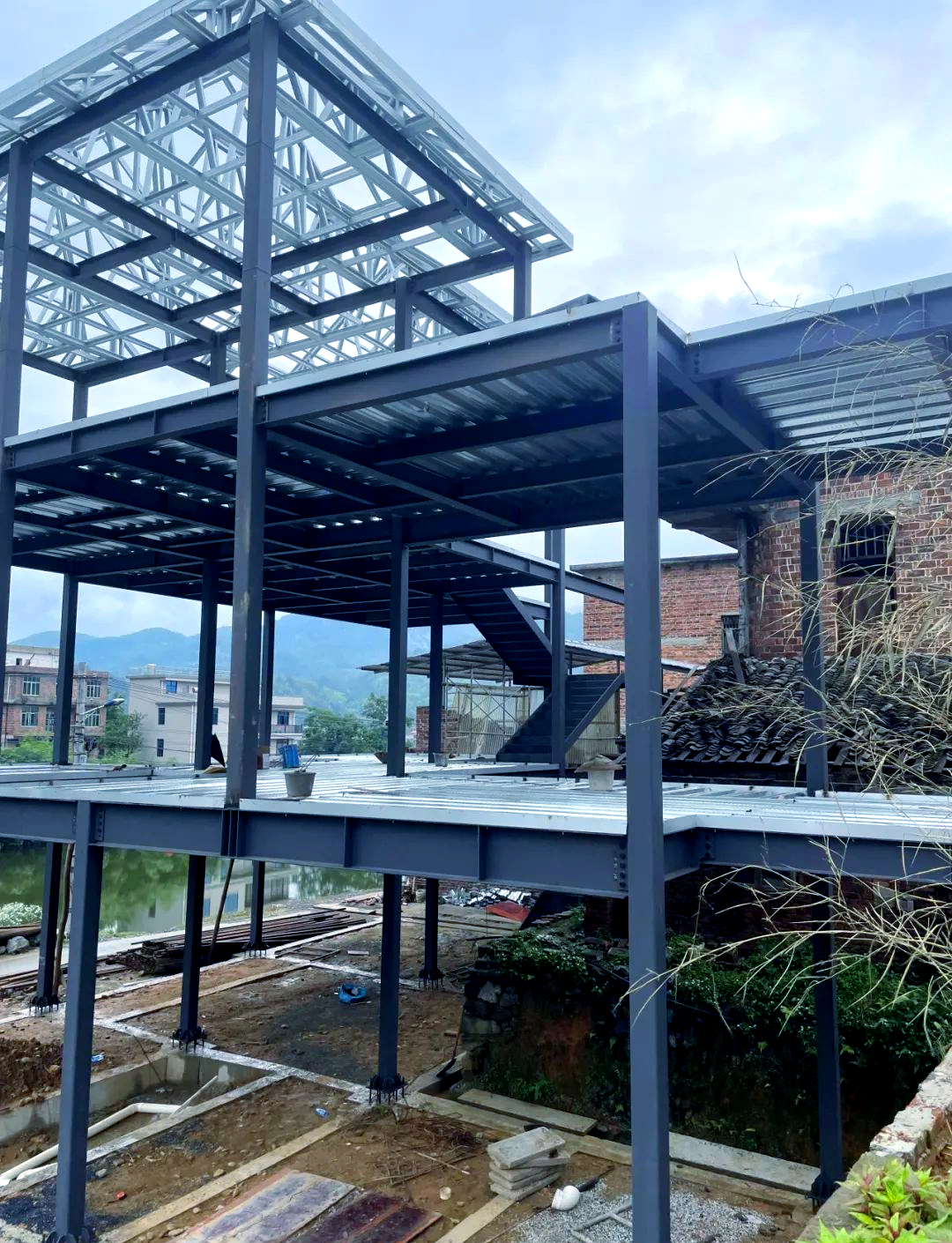 重钢别墅:风雨无阻的家居新选择