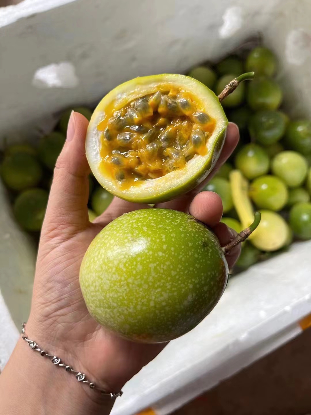 纯甜钦蜜9号广西黄金百香果纯甜新鲜超大果