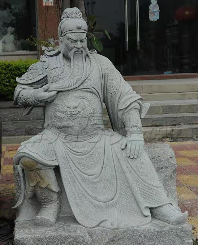 关羽雕像为何都闭着眼睛?老木匠给出了答案:谁敢让他睁眼?