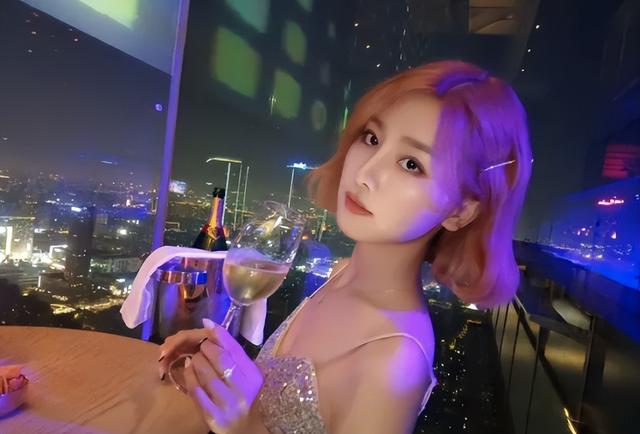 30秒回顾1818黄金眼九大美女,杭州郑女士一度火到出圈