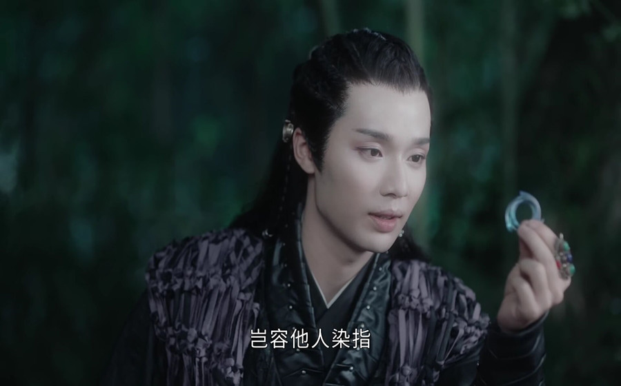 《山河令》蝎王在喜丧鬼身上发现了什么?他为何会突然失态?