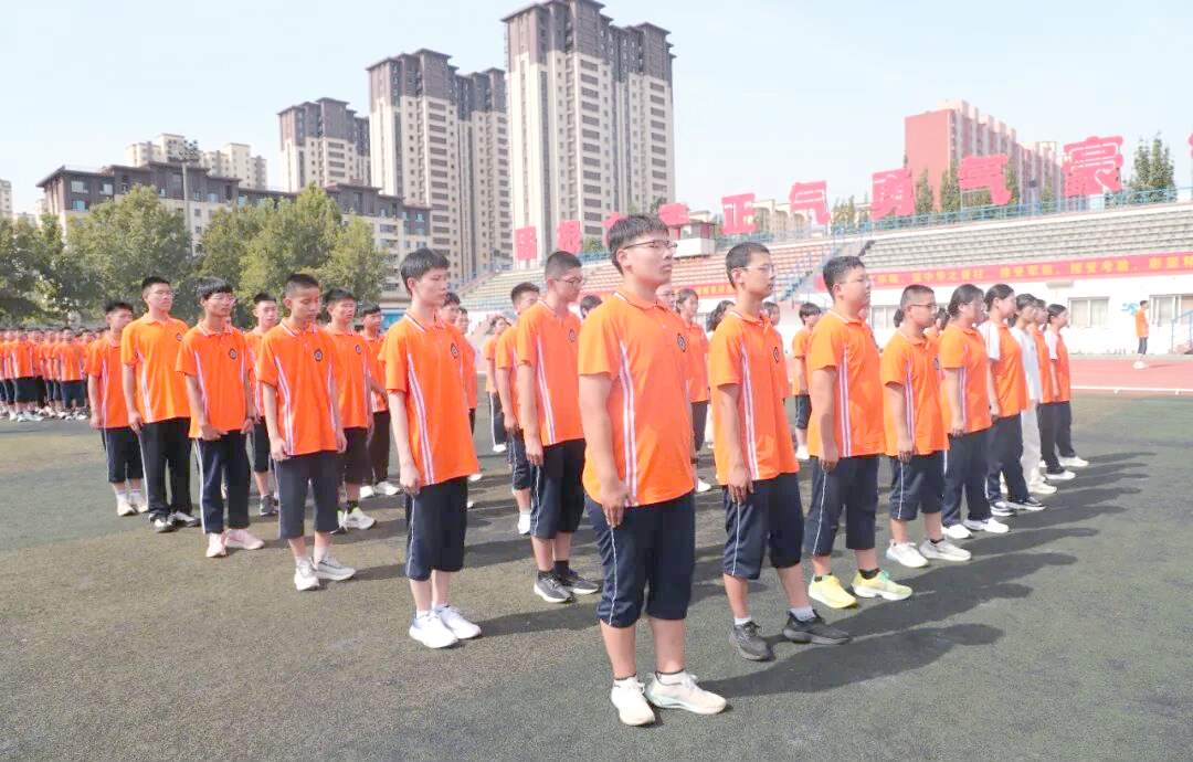 衡水市第十四中学新生军训正式开启,谱写青春乐章