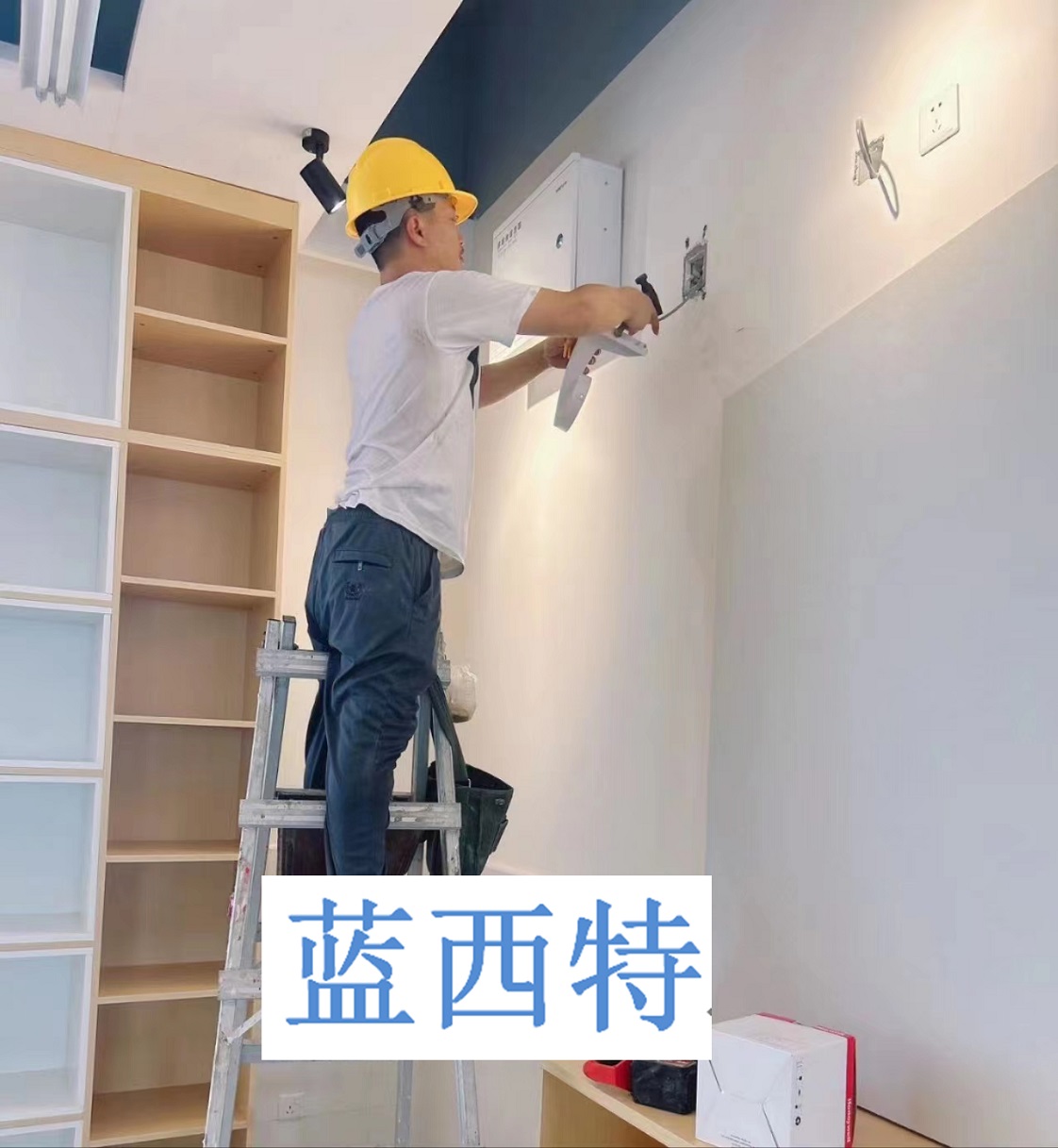 沙井这边的学校安装监控摄像头的公司,松岗上门安装摄像头的人