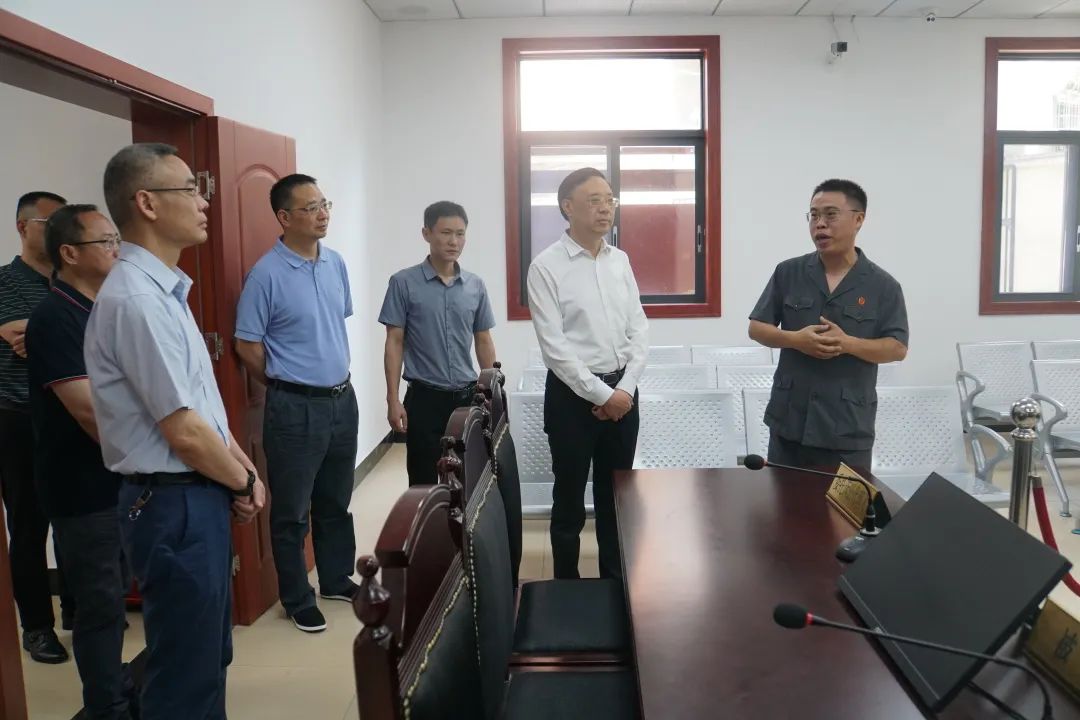 内江市人大常委会副主任曾令鹏率队调研隆昌法院人民法庭规范化建设