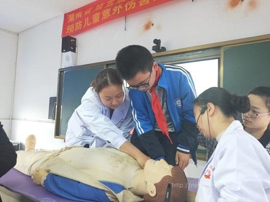 安乡县官陵湖中学:开展关爱雏鹰行动,呵护孩子健康成长