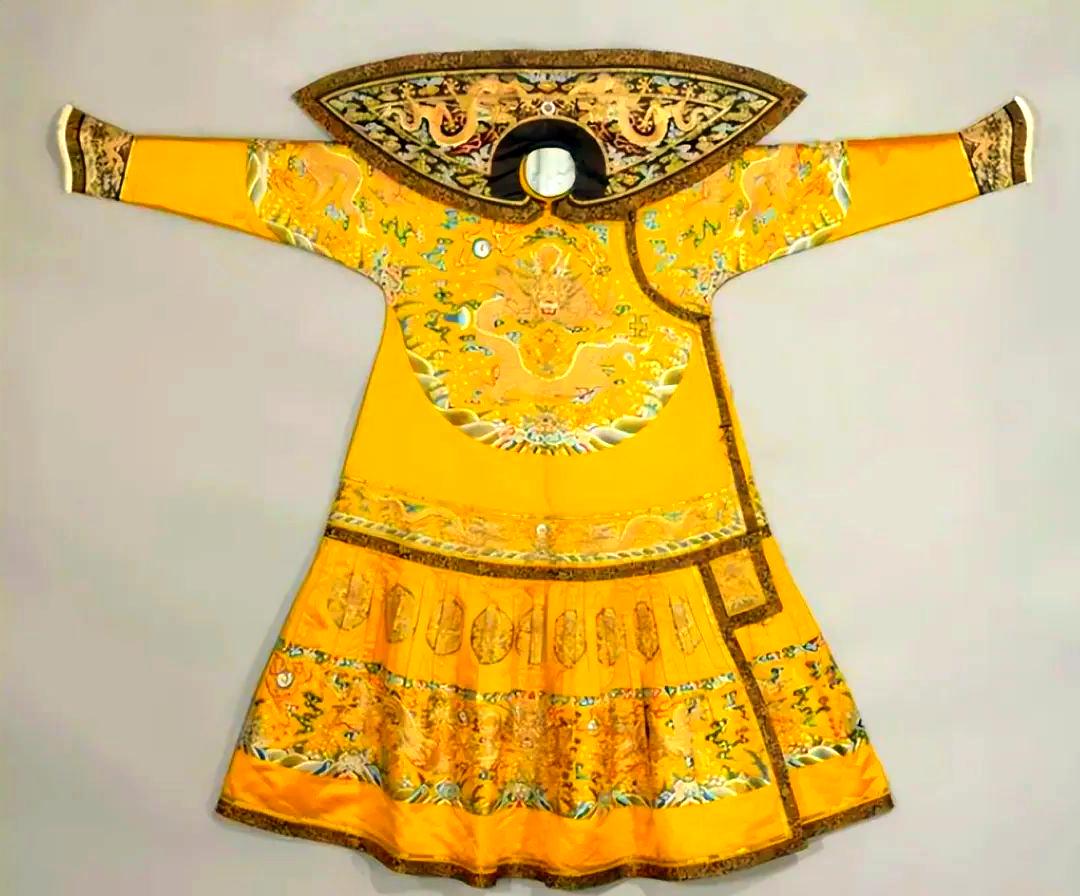 古代皇帝龙袍的由来,制作与护理,彰显皇权尊贵