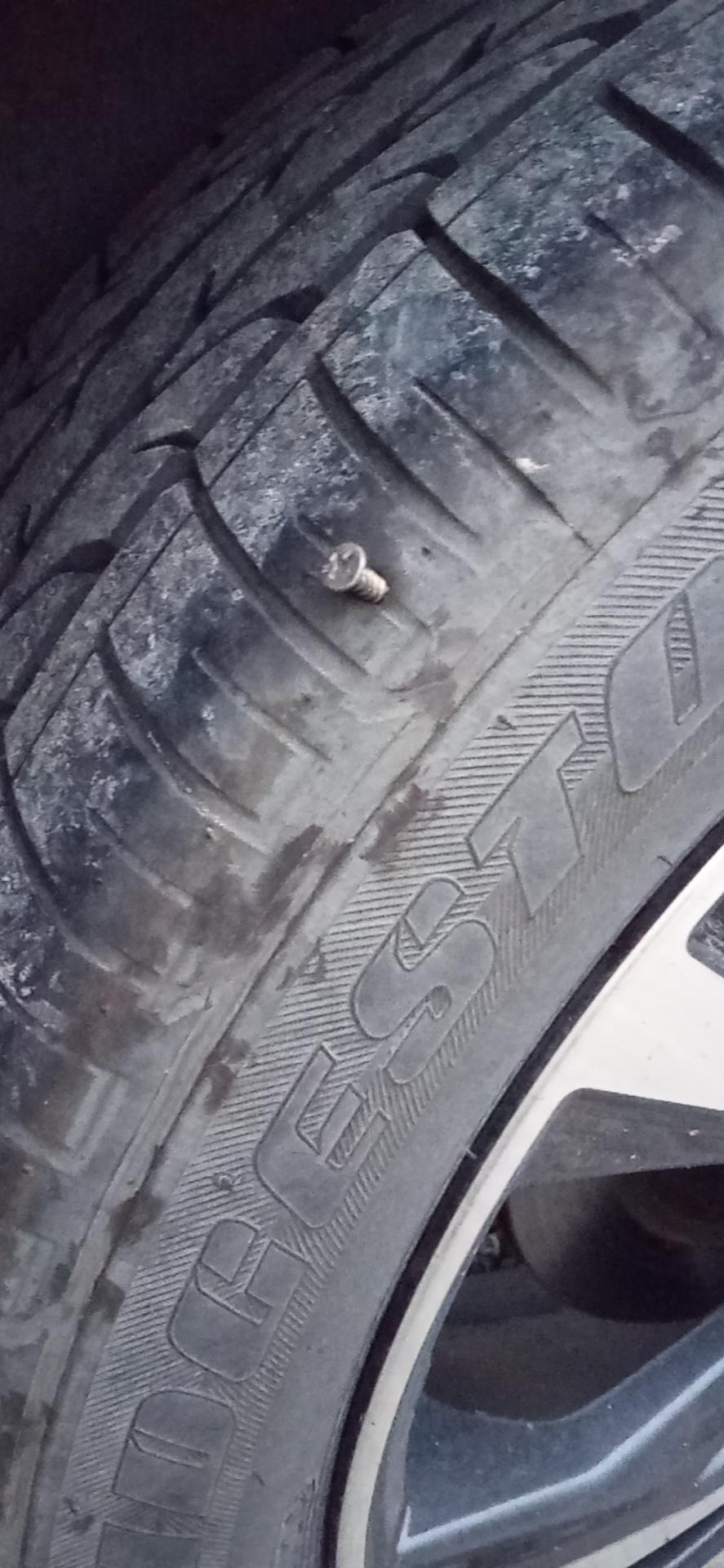 半热熔胎扎钉子了怎么补