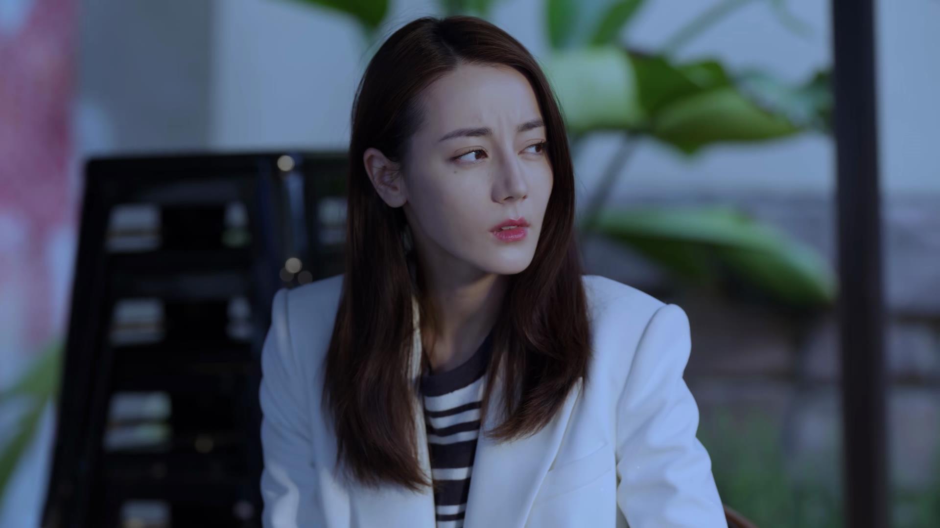 公诉:开播即扑街,两集3处bug,迪丽热巴请离开嘉行吧!