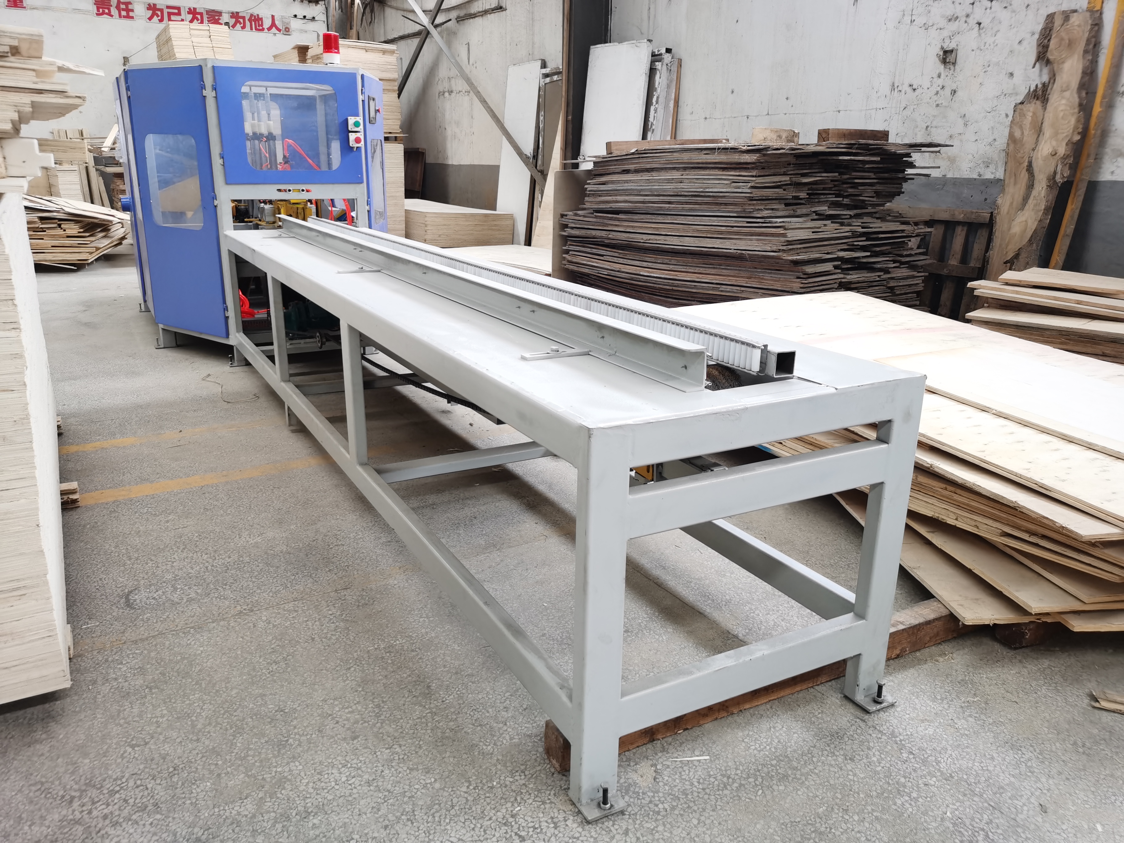 全自动废旧模板切墩打钉机,打钉均匀产量高