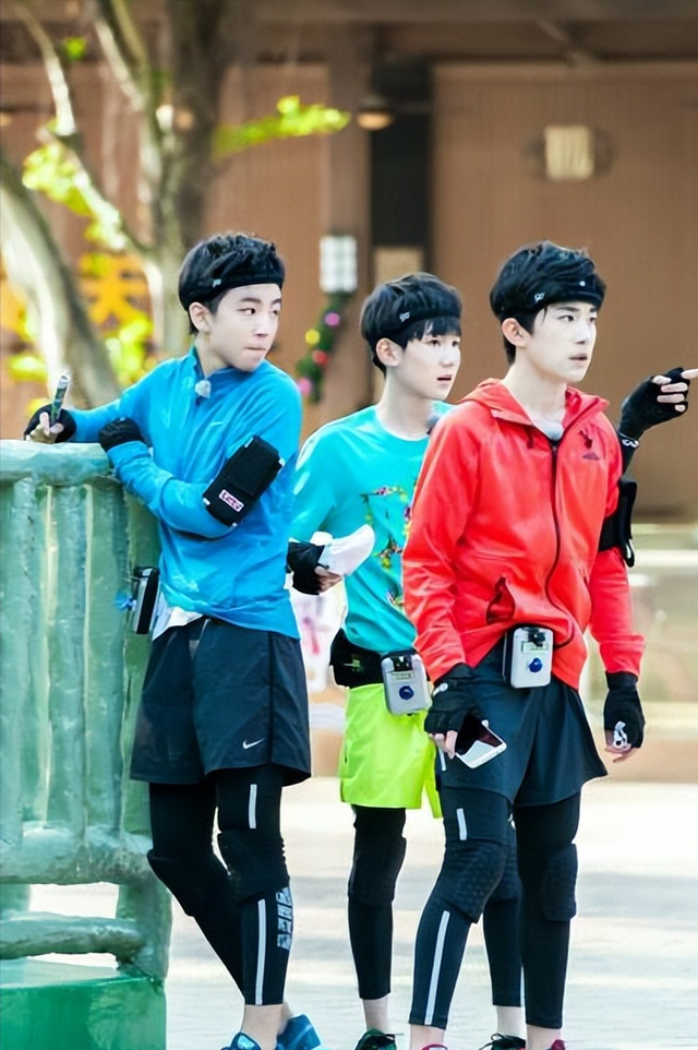 王牌综艺《全员加速中》重启,猎人正在招募中,观众十分期待