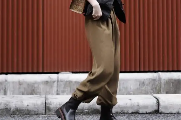 切尔西靴错误的搭配