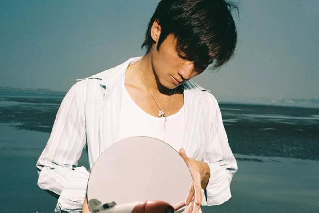 谢霆锋:"星二代"出道为父还债,出生就注定会拥有不平凡的人生