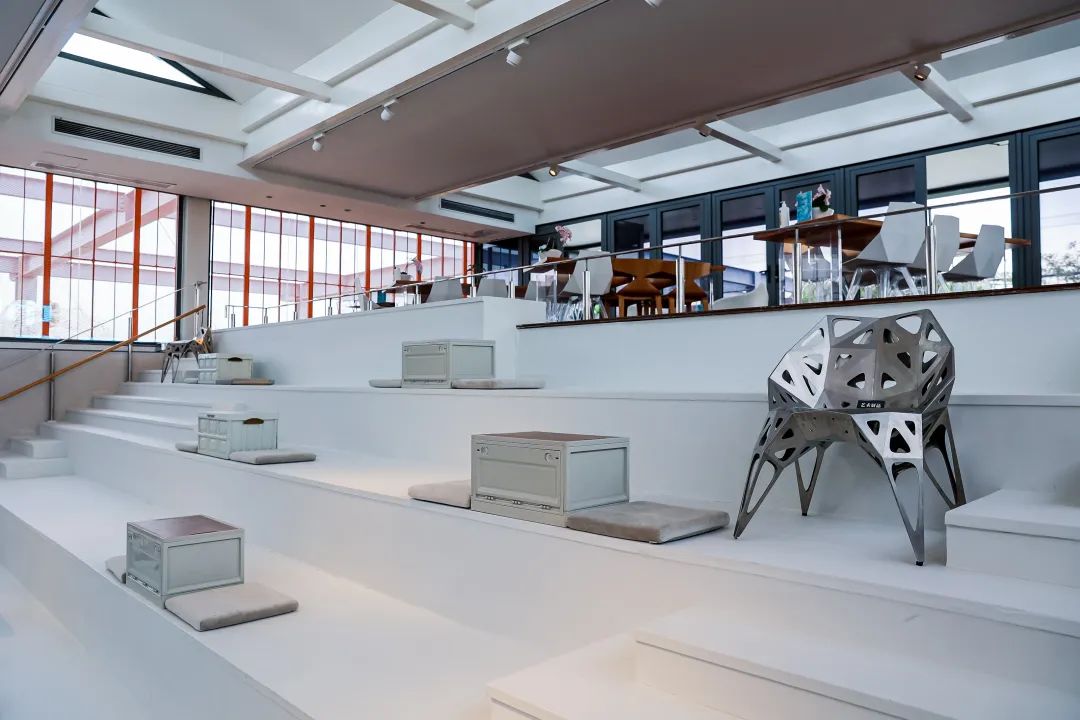 "喝杯咖啡,误入艺术馆?"这家很"哇塞"的咖啡馆就是