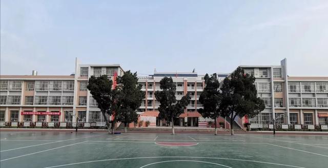 虚位以待 职等您来——麻城市第二中学欢迎你的加入