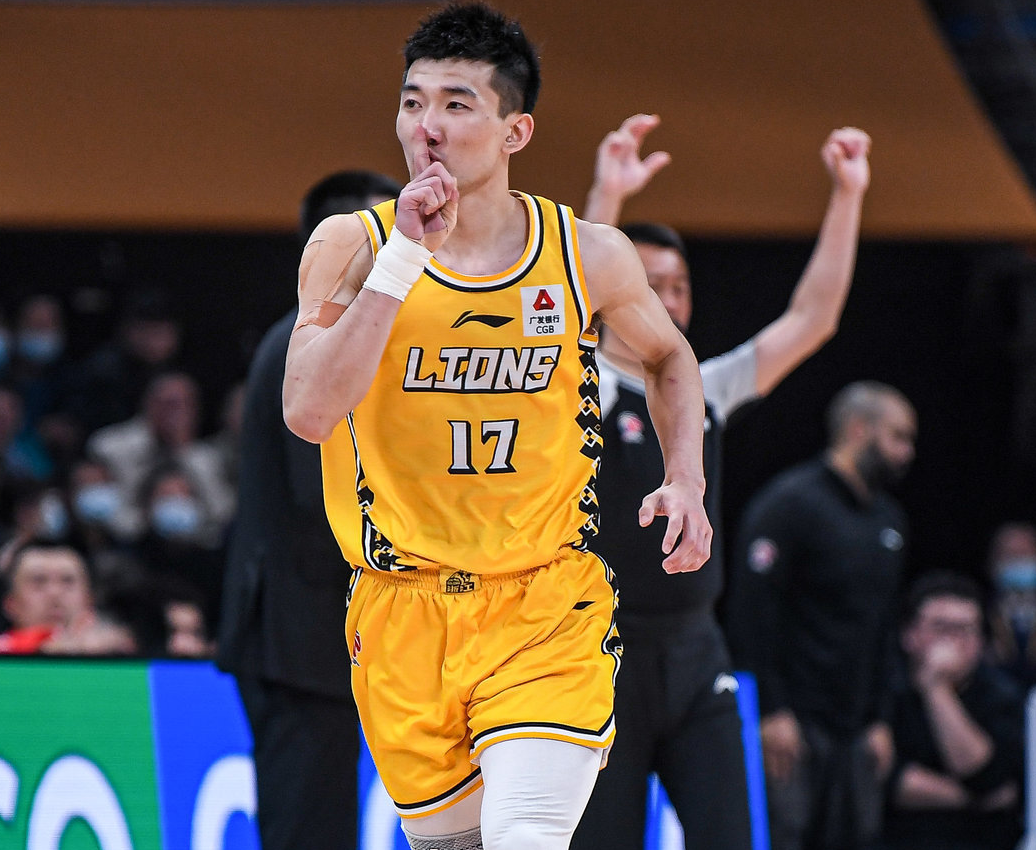 孙铭徽常规赛抑郁焦虑,徐杰野球场虐菜,香港球队将加盟nbl!