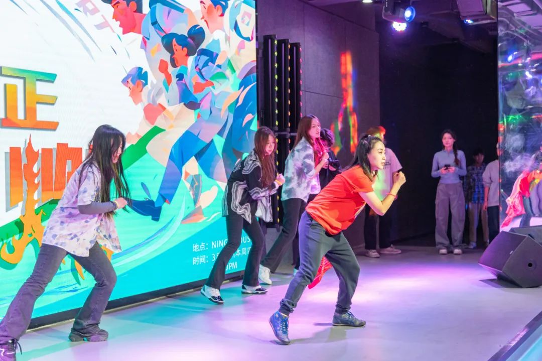 摩卡舞蹈全程高能信院er在ninghouse上演liveshow