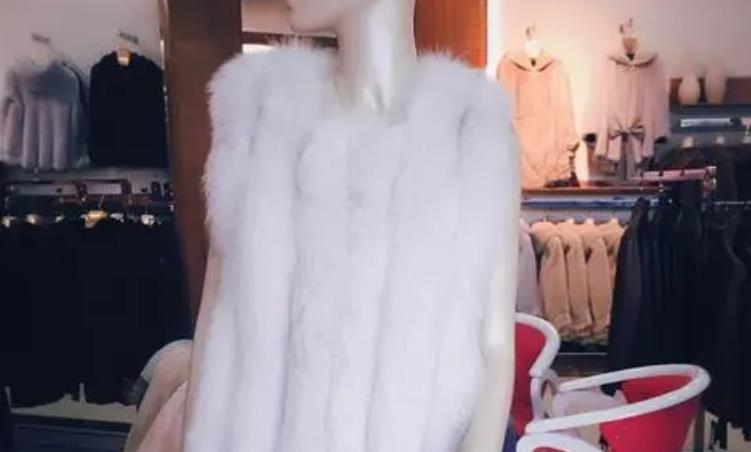 亨帝诗皮草小颖是谁