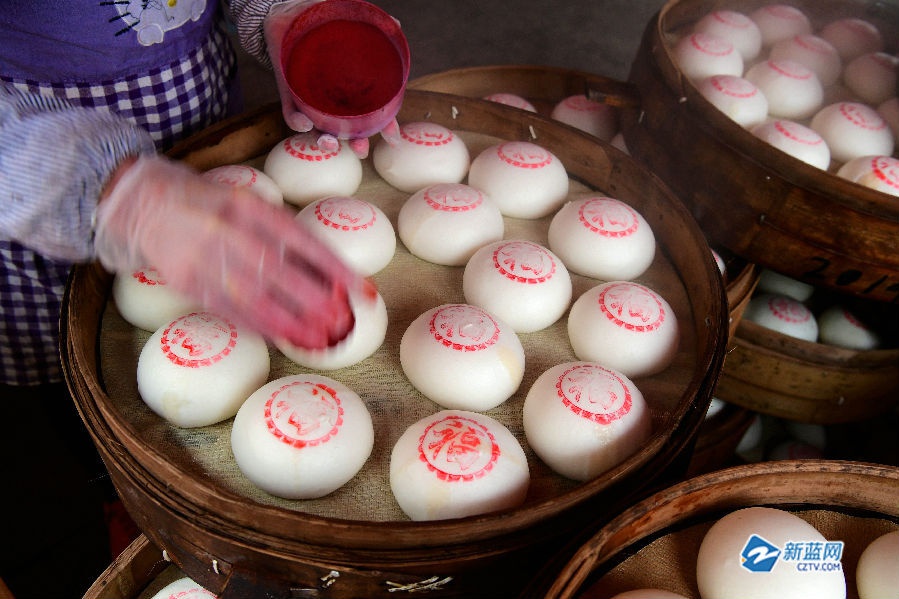 「蜂之眼」金华"红印馒头"蒸蒸日上 热气腾腾迎新年