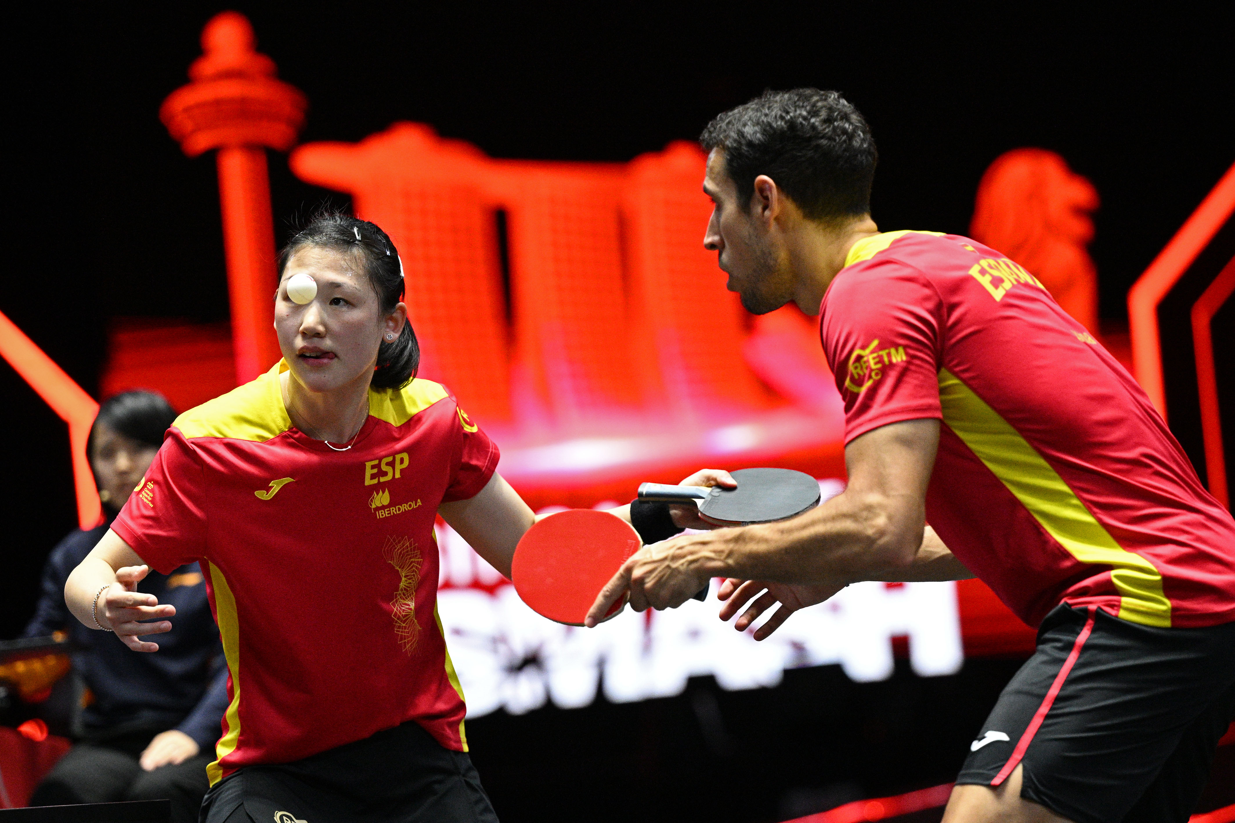 乒乓球——wtt新加坡大满贯:孙颖莎/王楚钦晋级混双半决赛