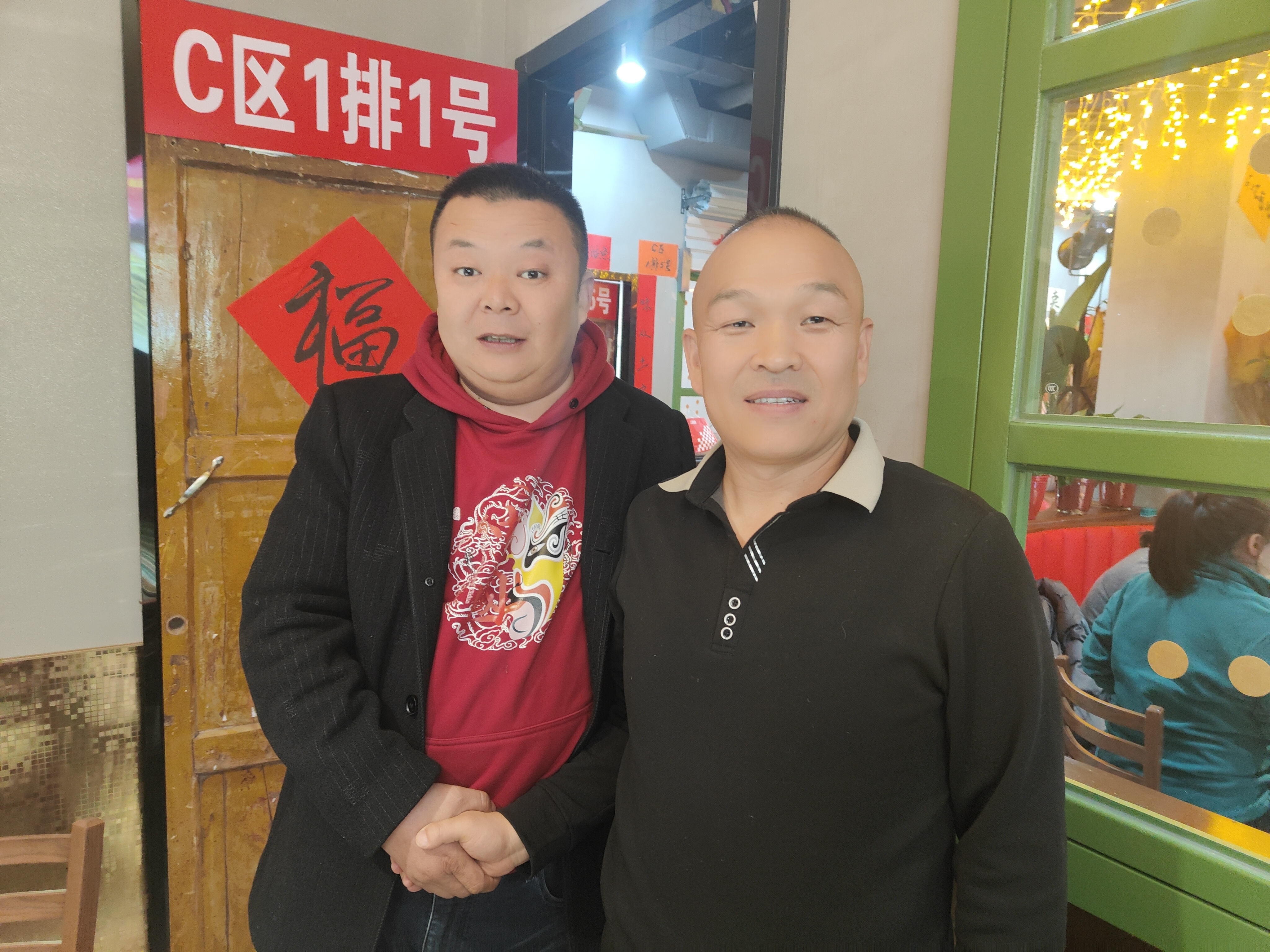 来郑州土房子怪味鱼这个网红店打卡,是河南老乡最美的遇见