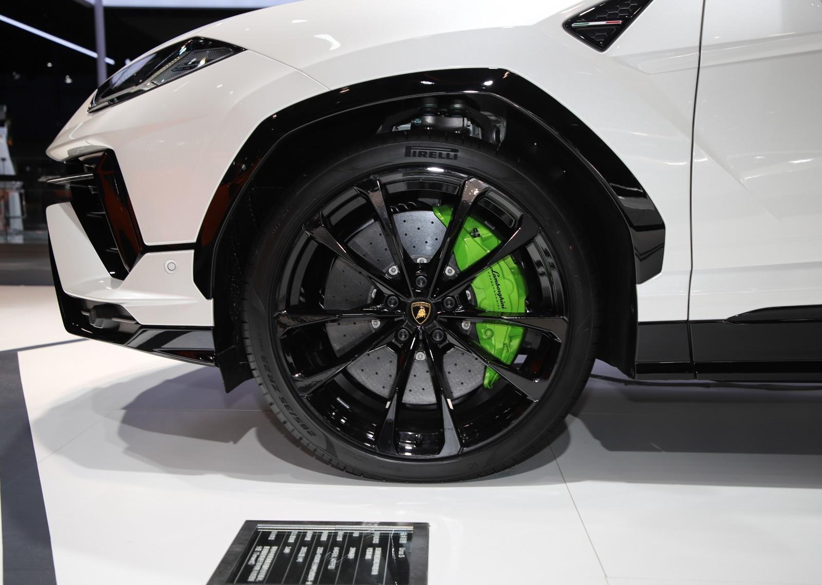 外观小幅度修改,兰博基尼urus s广州车展实拍图曝光