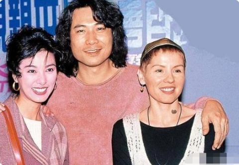 "陈近南"扮演者夏韶声公布新恋情 头发花白面色憔悴 曾经四婚四离