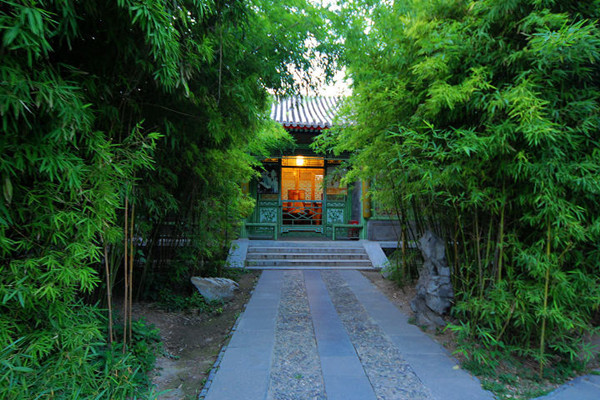 林黛玉能住大观园的潇湘馆,为何却吃不起一两燕窝?看薛家咋做的