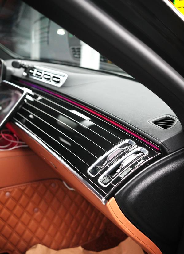 奔驰s400改装钢琴黑桃木内饰,真的很香!