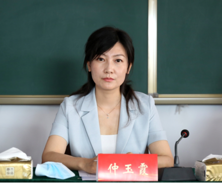 市基层妇联干部履职能力提升培训班"在自治区妇女干部学校举办,来自全