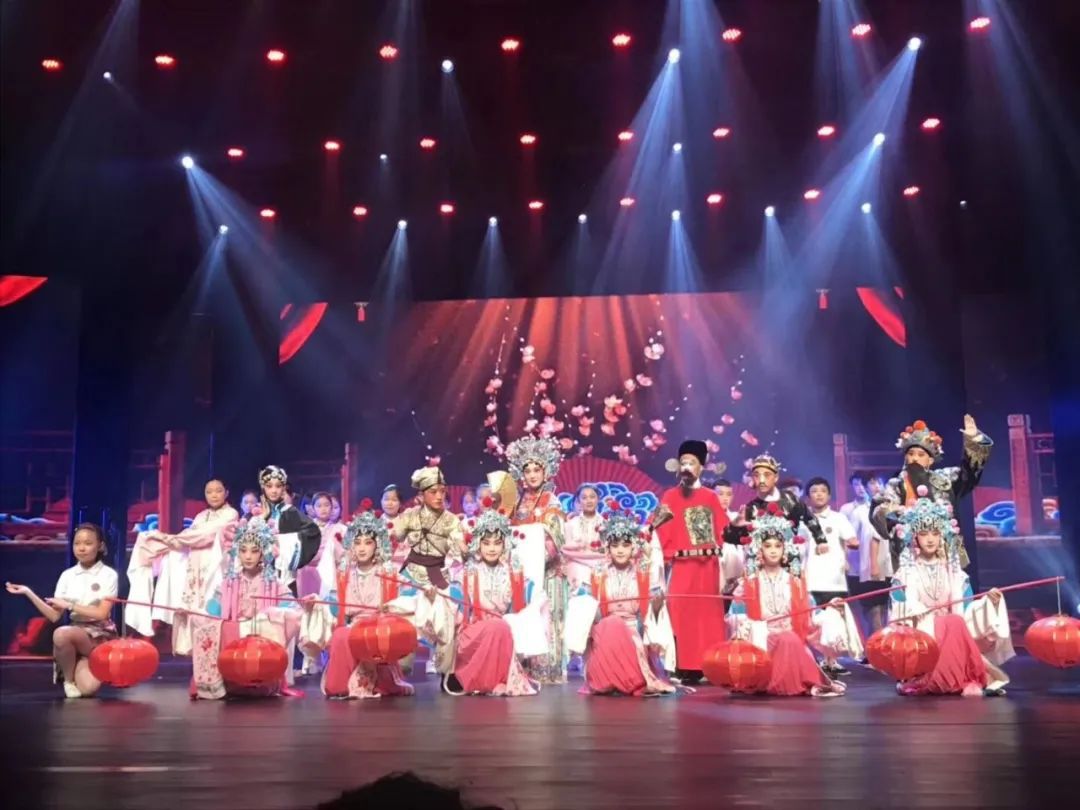 娄山中学荣获"上海市青少年戏曲人才传承示范学校"称号