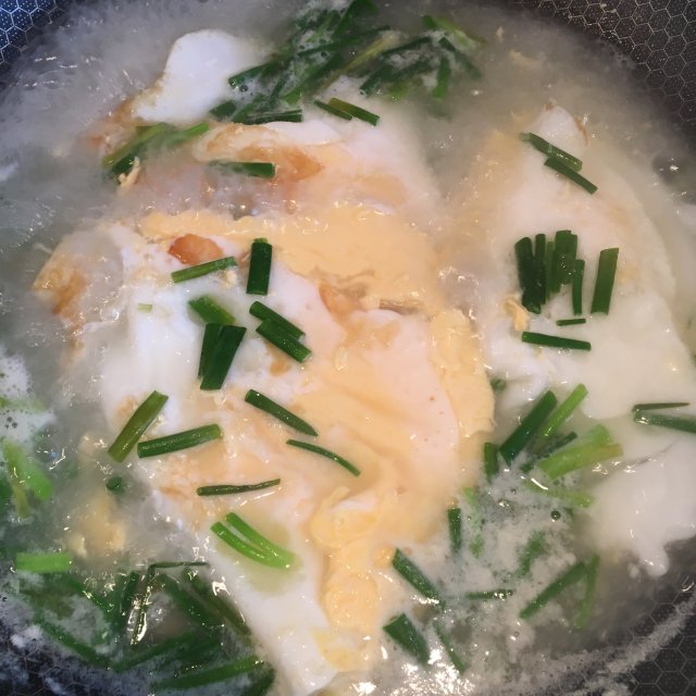香葱荷包蛋汤,营养丰富的美味汤品