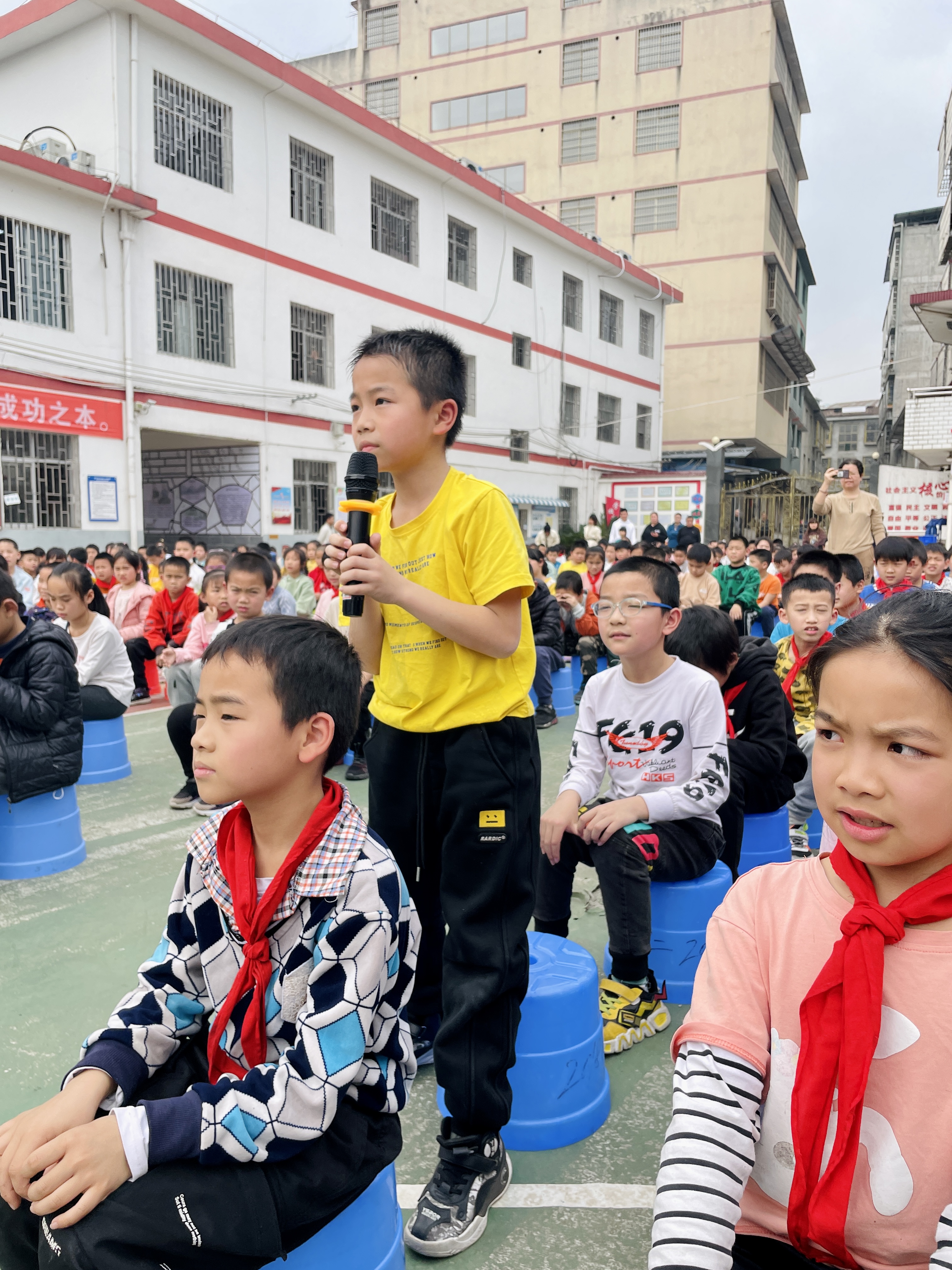 桂林市平山第二小学开展校园突发意外事件处理安全演练