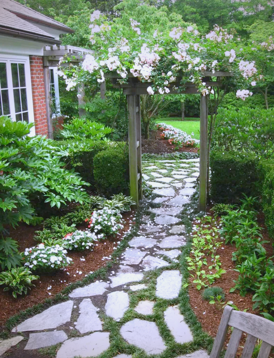 众多精致庭院小径,让灵魂与脚步同行