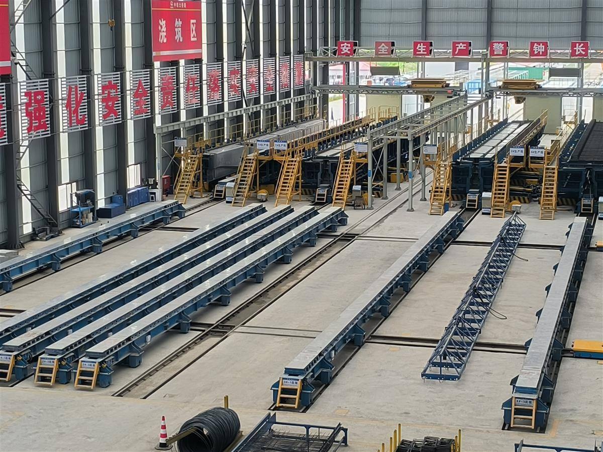 从下料到成品只需要按键5次 智慧梁厂为高速改扩建制梁省出半年工期