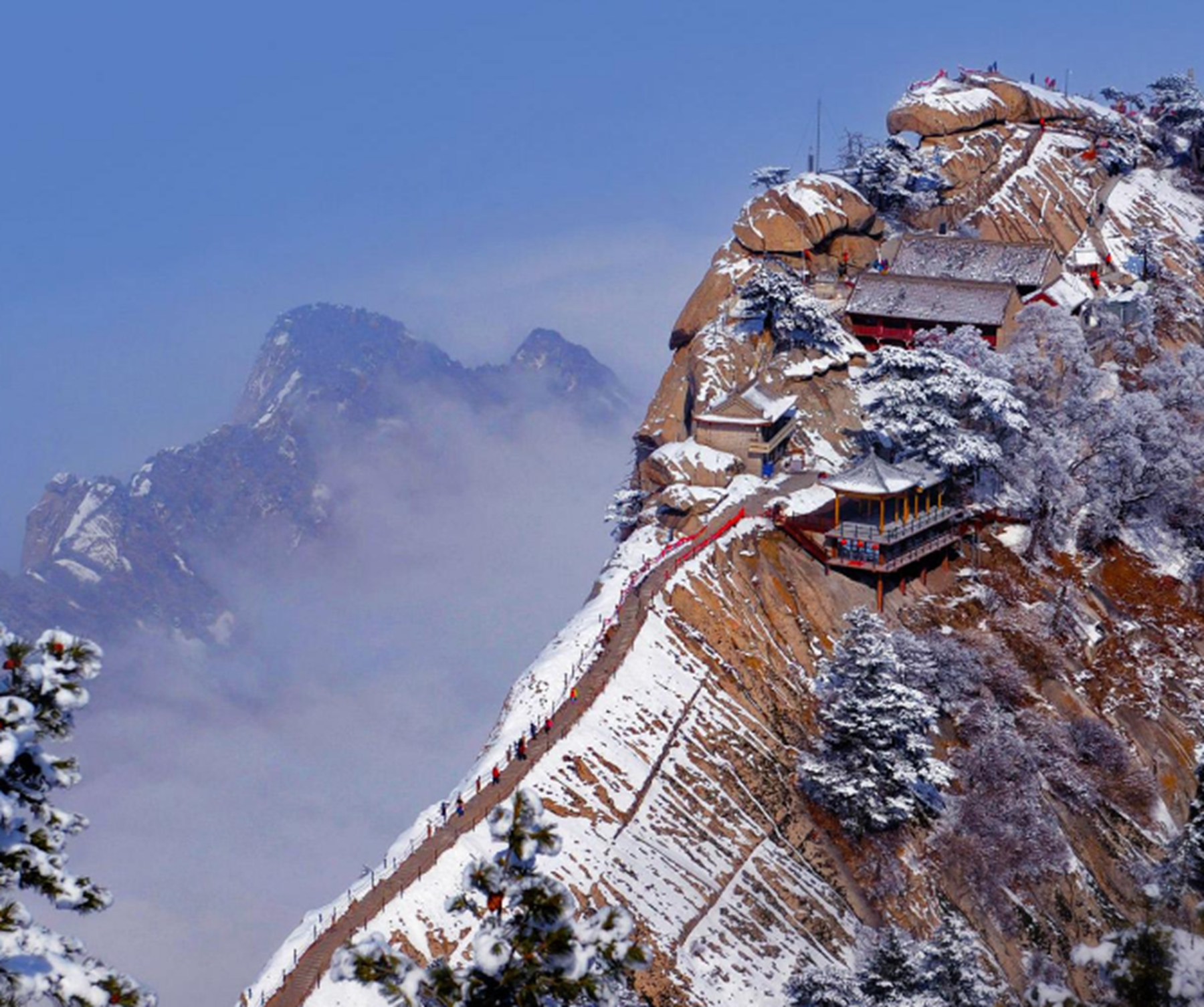 华山雪景天下绝图片