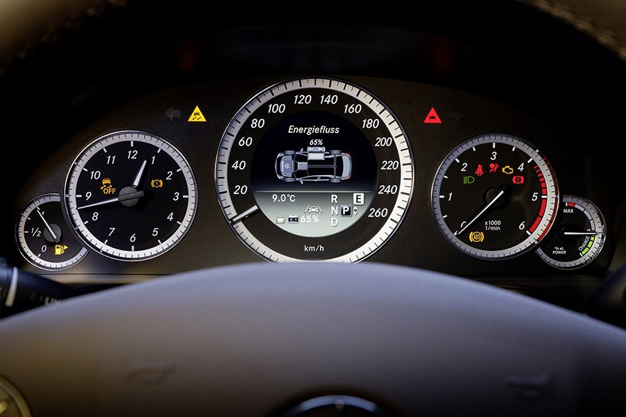 开8年的奔驰e300 hybrid,换电池不如换车